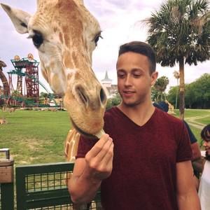 Meet your Posher, Max